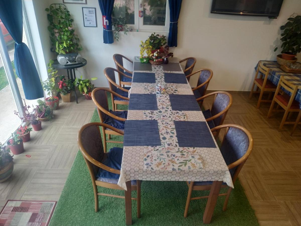 Motel Stone Gardens Doli Екстер'єр фото